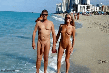 Ric flashing cock on the beach with milf